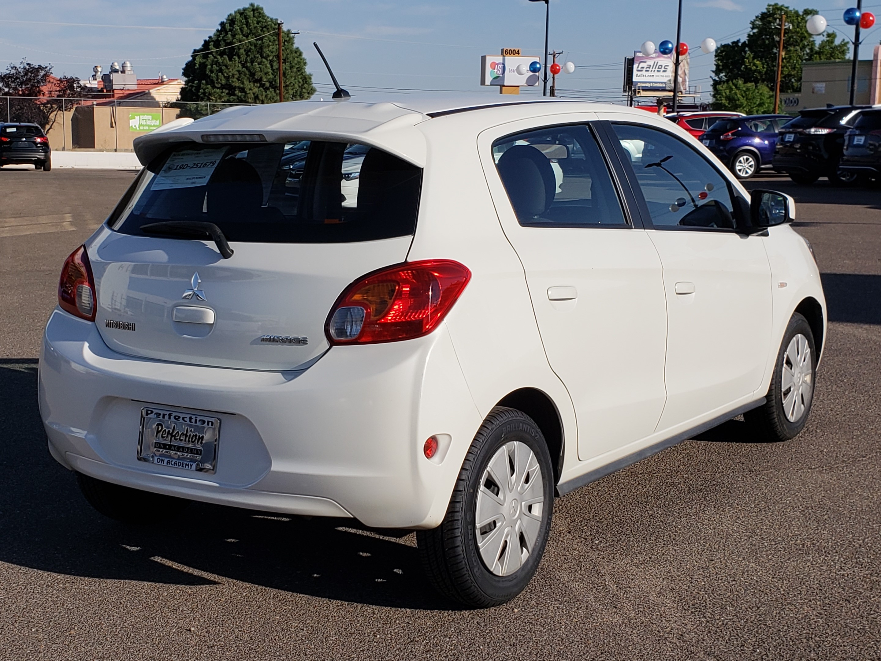 Mitsubishi mirage фото